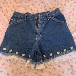 90s Daisy denim shorts